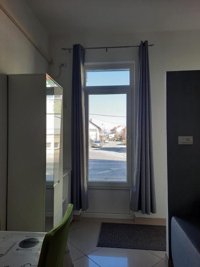 Apartment Gs Centar Gospić Buitenkant foto