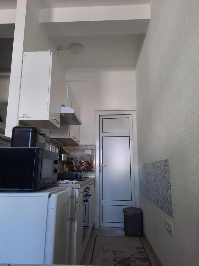 Apartment Gs Centar Gospić Buitenkant foto