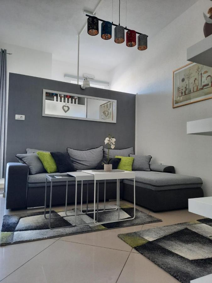 Apartment Gs Centar Gospić Buitenkant foto